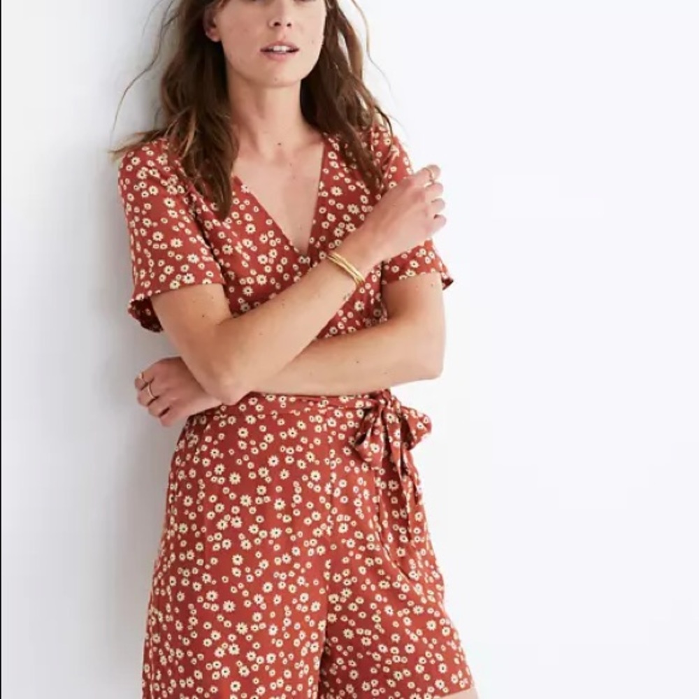 Madewell wrap front romper daisy print 00